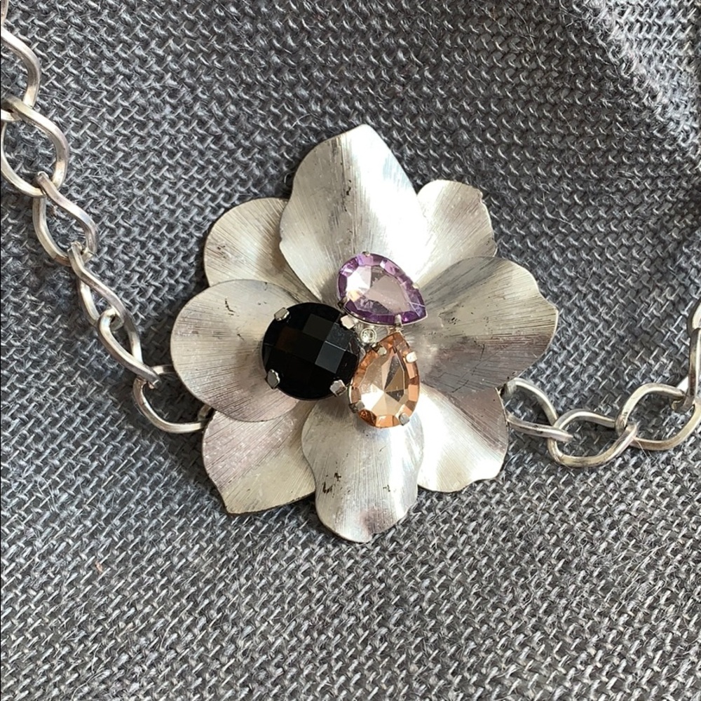 Magnolia Flower Statement Necklace Jessica Simpson - Picture 2 of 5